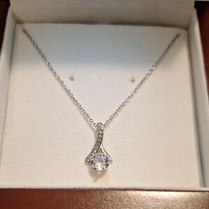 Elegant Silver Necklace with Crystal Pendant